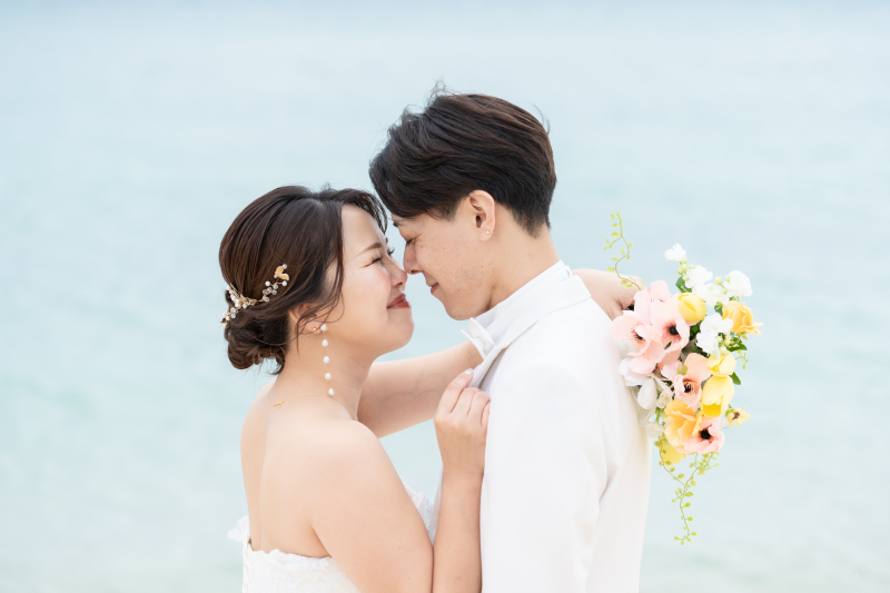 おでこをコツンと合わせて、ロマンチックに