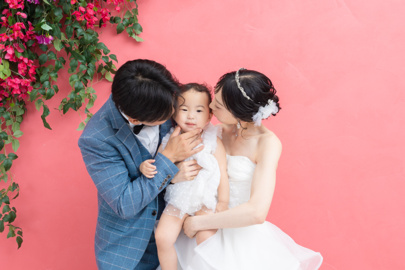 パパとママからお子様へ愛情たっぷりのキスショット