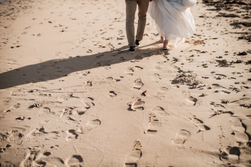 続いていく足跡を辿って