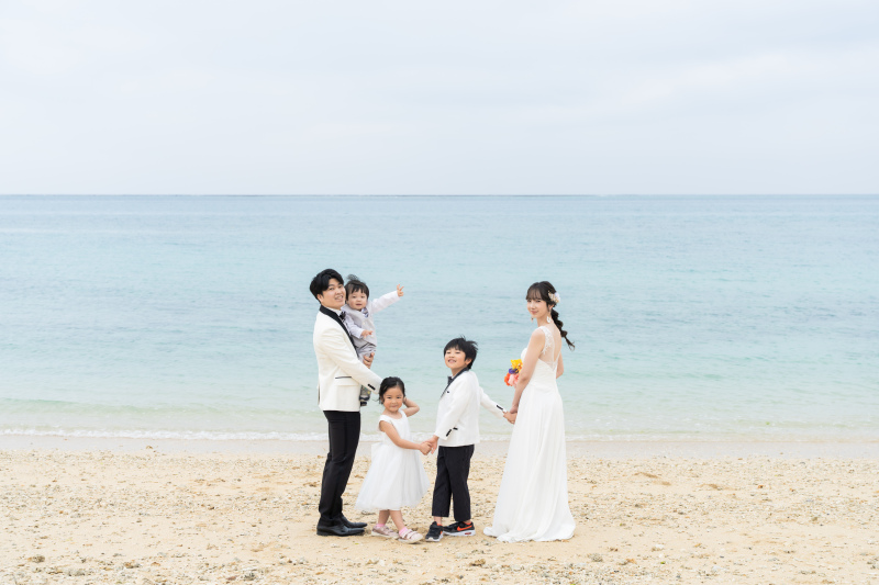 子守アテンド付きで安心！美ら海とスタジオで刻む、家族の笑顔