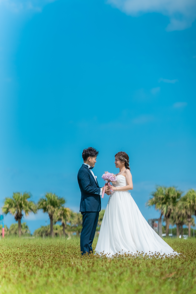 二人見つめあって