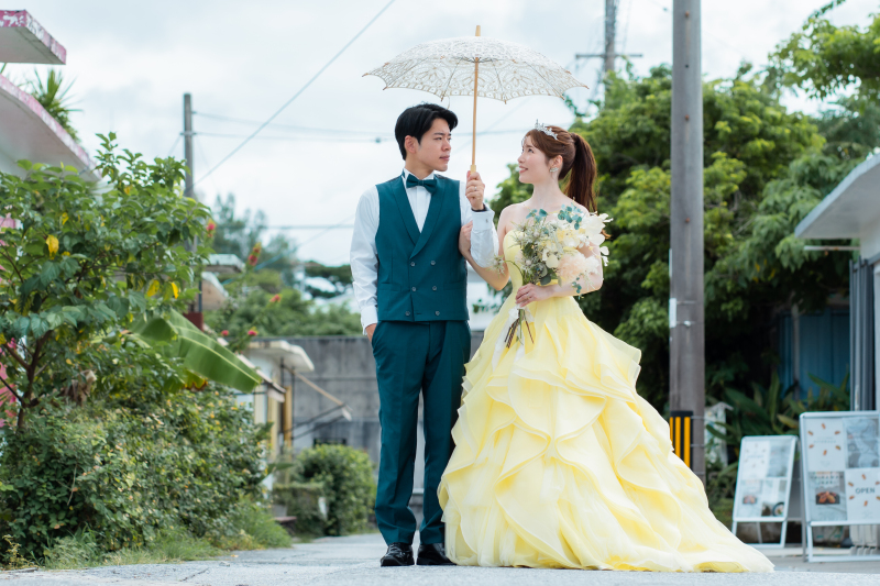 レースのパラソルと歩く沖縄街フォト時間