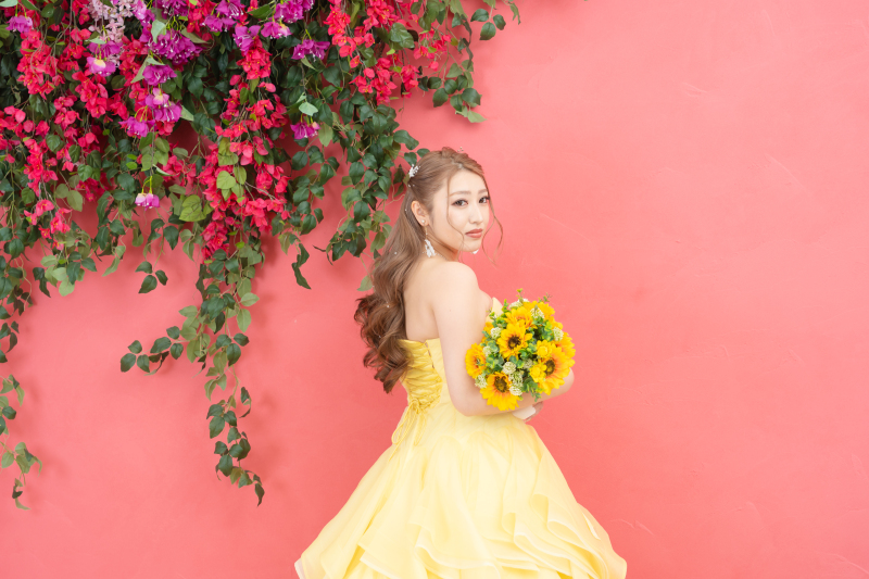 太陽のようなひまわりブーケと華やかなハーフツイン