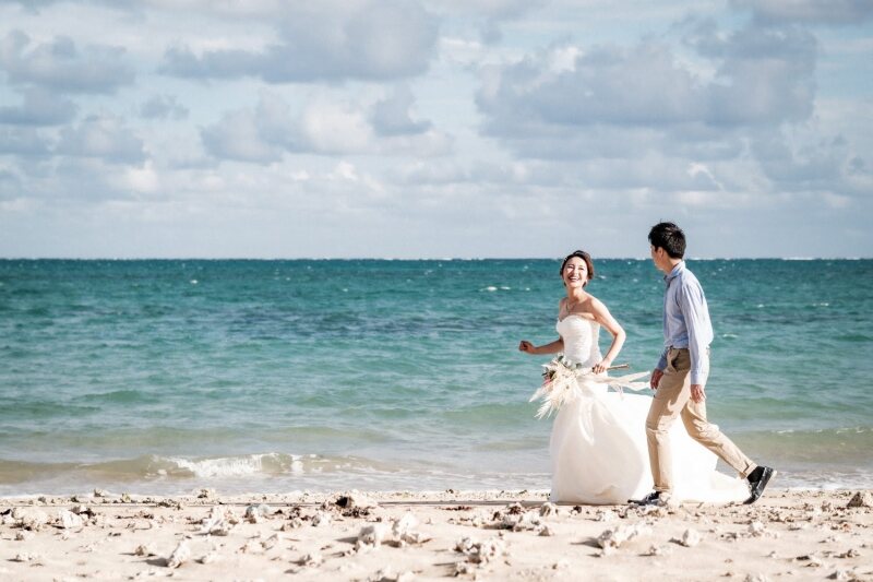 透明感が別格の海辺を歩いて