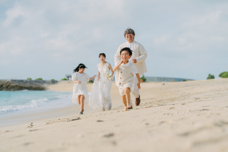 青空の下で広がる未来へのかけっこ