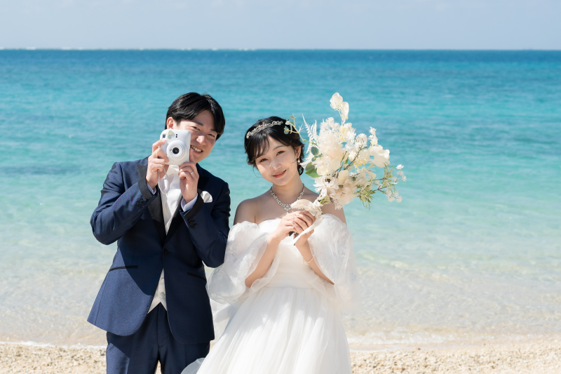 旅行とウェディングの思い出を写す2人のフォト時間