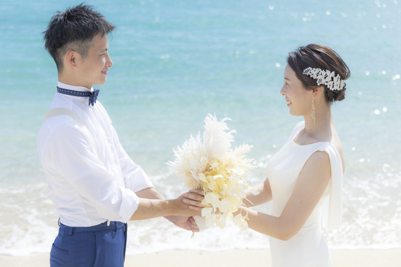 ブーケを渡して