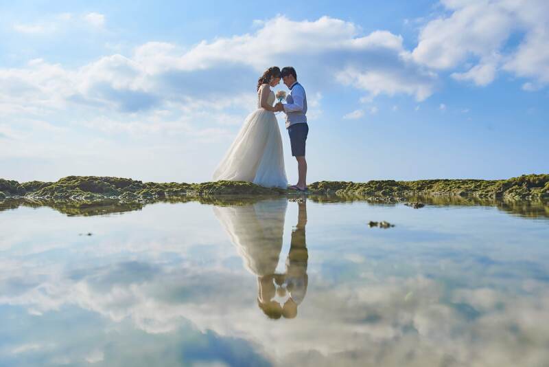 寄り添い合って