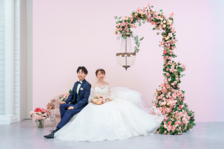 3つのシーンで雰囲気を変えて♡スタジオで叶える華やかで上質なフォトウェディング