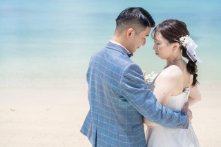 自然体の笑顔で♡多幸感溢れるウエディングフォト