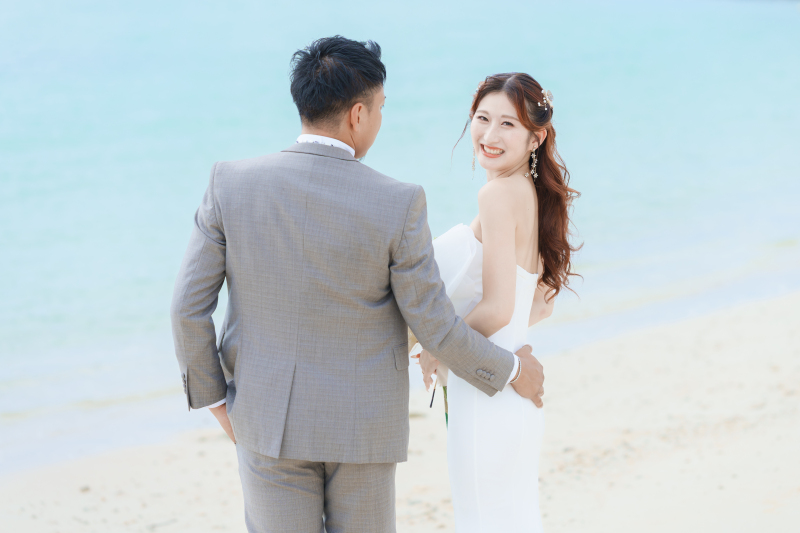 優しく微笑む新婦様がキュートな一枚