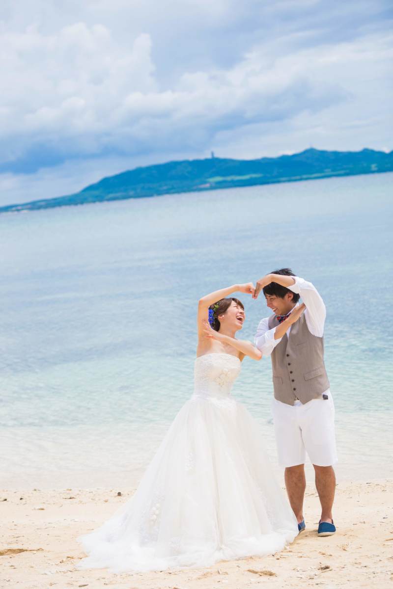 腕を使ってハート♡