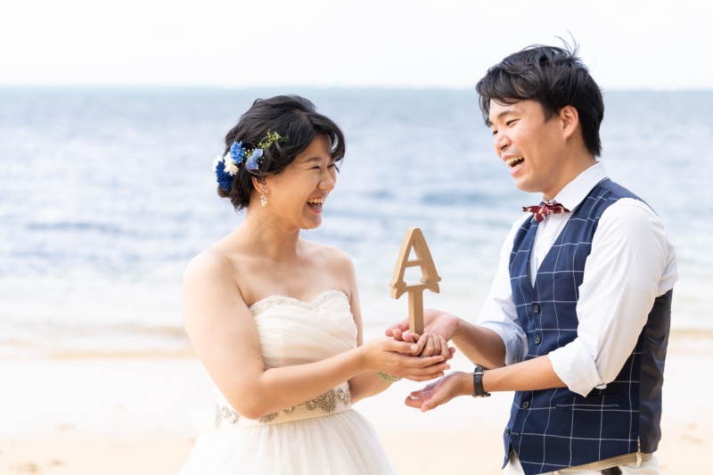 おふたりのイニシャルを重ねて