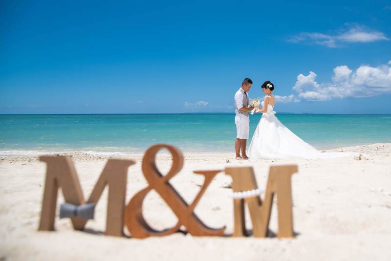 二人見つめ合い