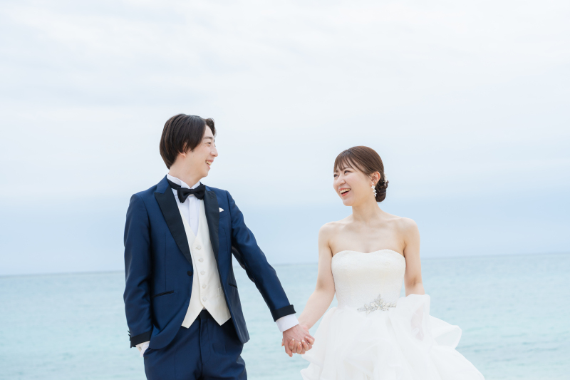 手を取り合い歩む幸せな時間♪
