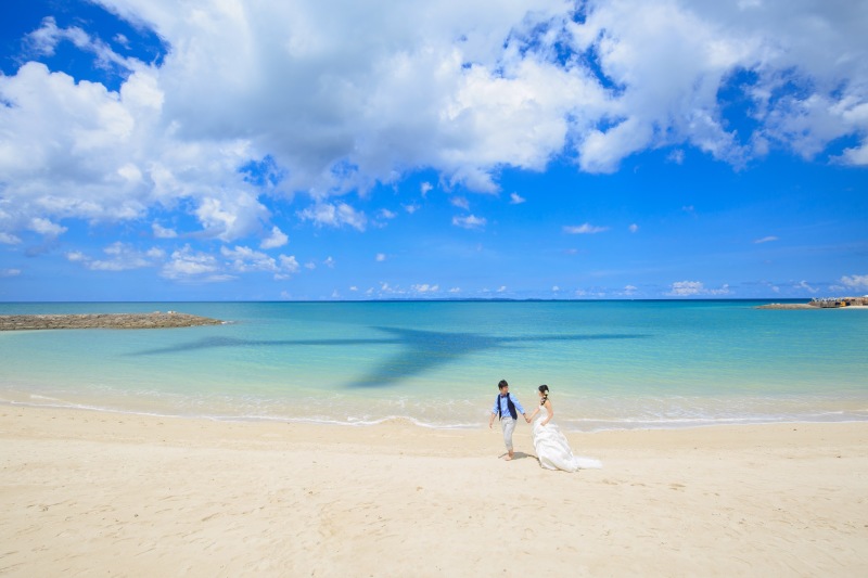 海に映っているのは…？