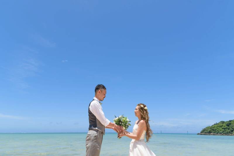 憧れの南国沖縄でリゾートウェディングフォト