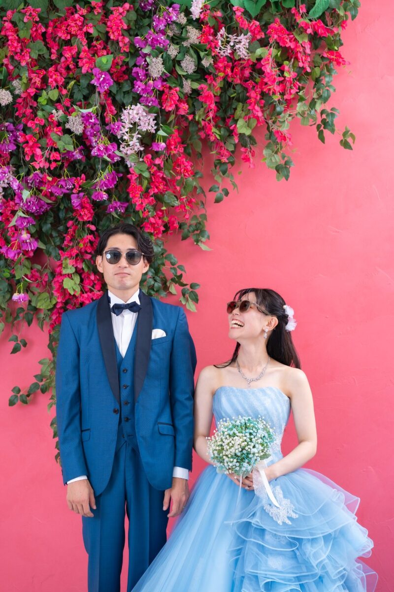 サングラスでクールに!スタジオでスタイリッシュに