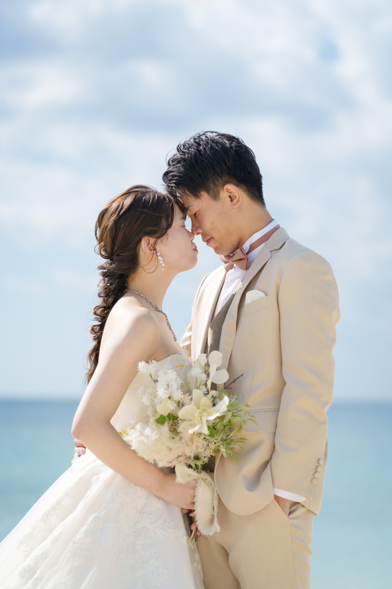 重なり合う心。静かに波の音が聴こえてくる二人時間