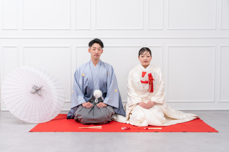 正座姿で残す格式美