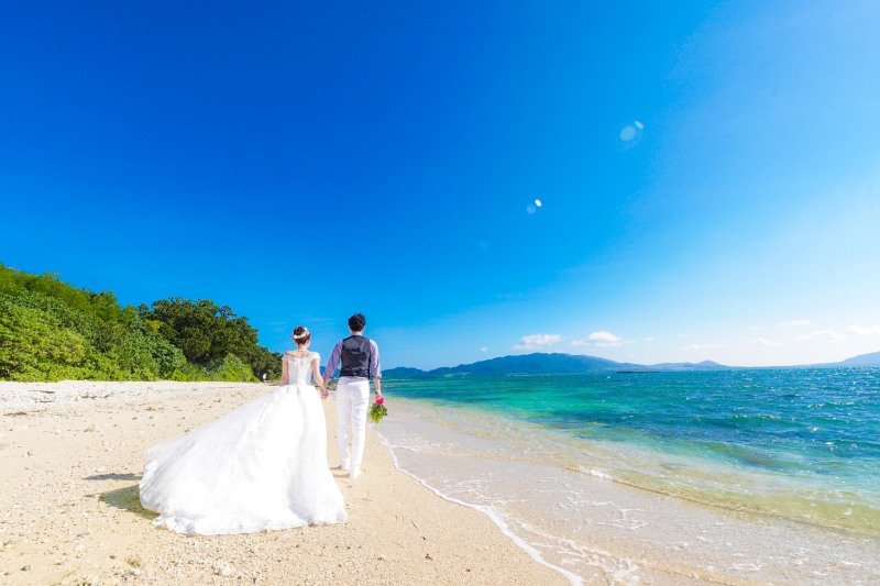 後ろ姿まで抜かりなく