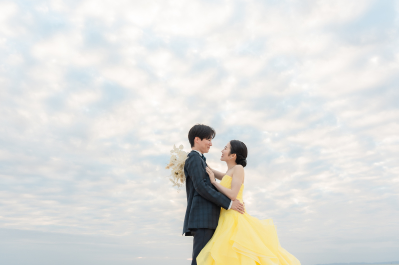 ふわふわの雲とカラードレスがとってもかわいい