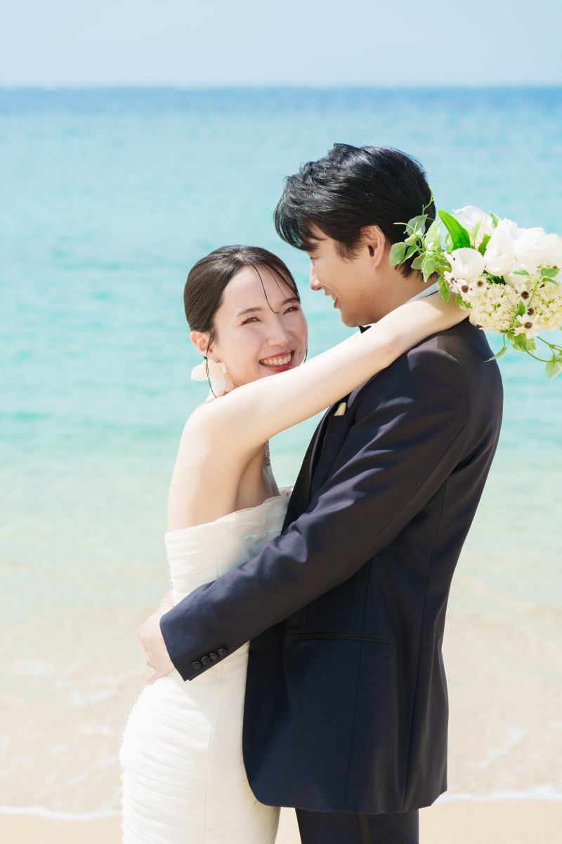 波音まで感じるようなロマンチックなビーチフォト！