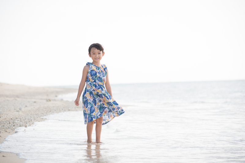 風になびくスカート