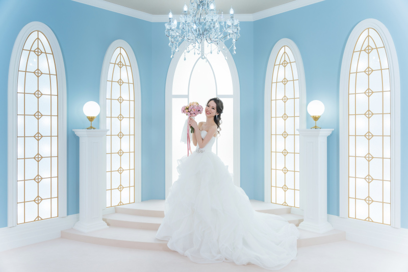 シャンデリアの下で・・・