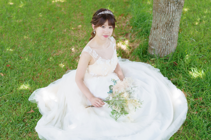 木漏れ日に包まれて。緑の中でのソロショット♡