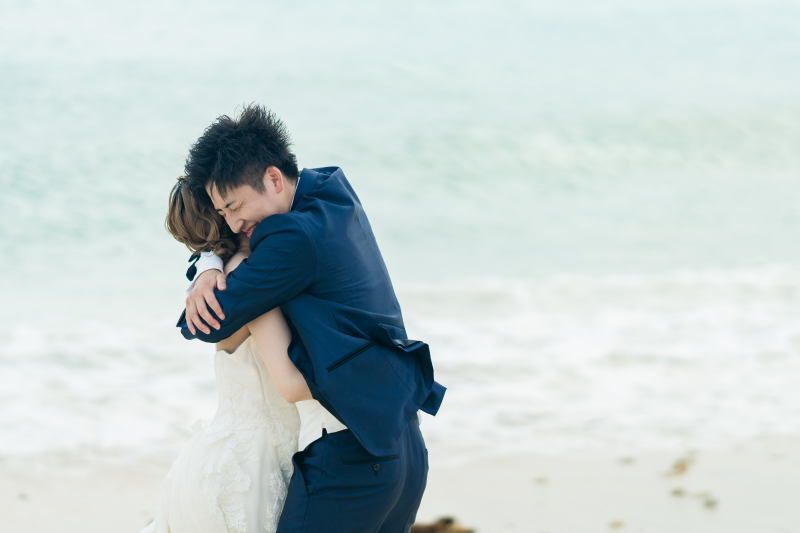 大自然の緑と広大な青い海に包まれて！笑顔が溢れ出すふたりらしいウェディングフォト