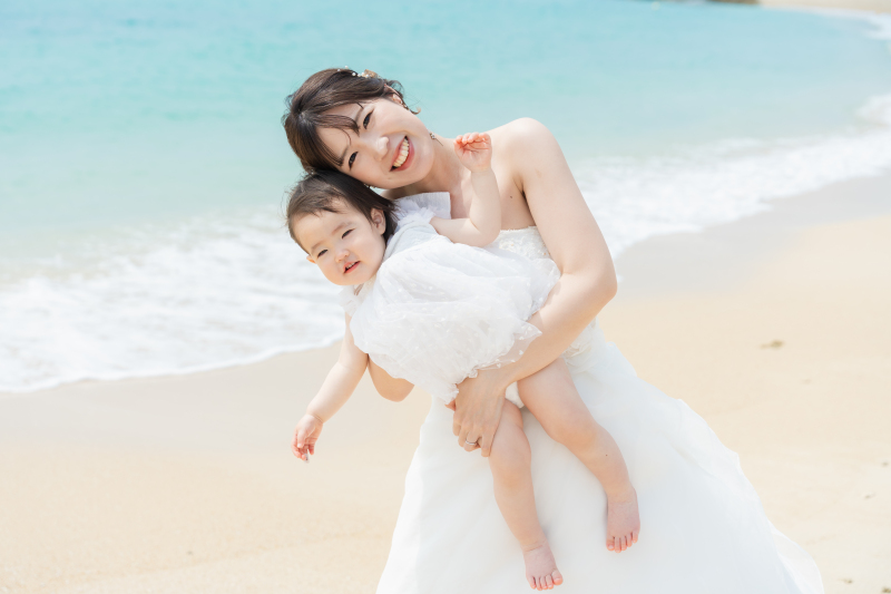 ママとハグ♡白い天使が二人