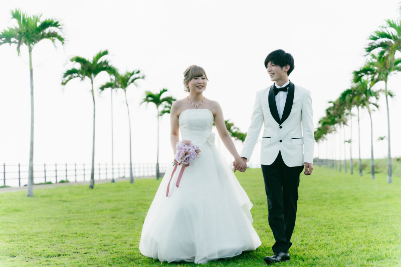 ヤシの木に囲まれて