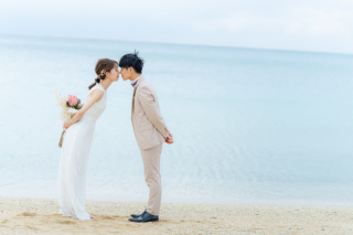 かわいいお二人のビーチフォト♡