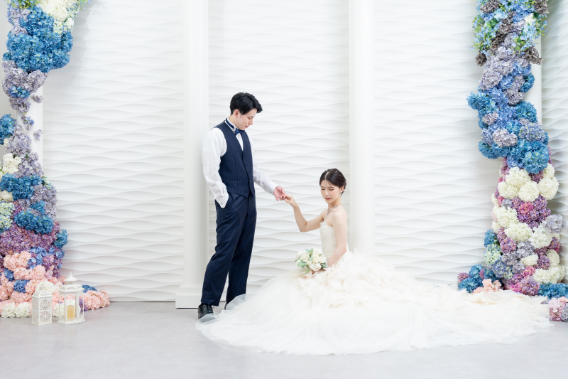 ピンクの壁や満開の桜、アーチ窓まで!多彩な背景で笑顔あふれる大満足のスタジオ撮影