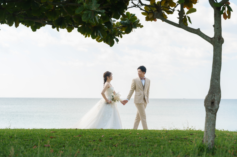 木漏れ日の下で。歩幅を合わせて進む幸せの散歩道で
