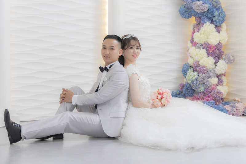 背中を合わせて