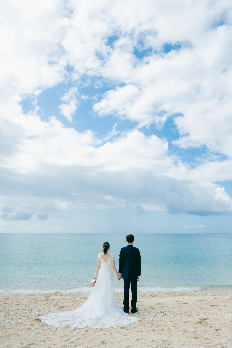 広い海を見つめて