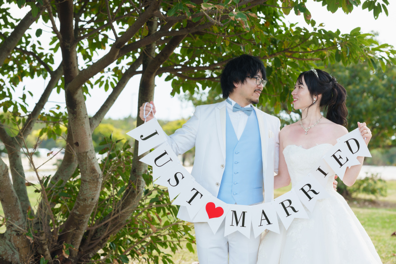 木漏れ日の中で、「結婚しました」の報告♡