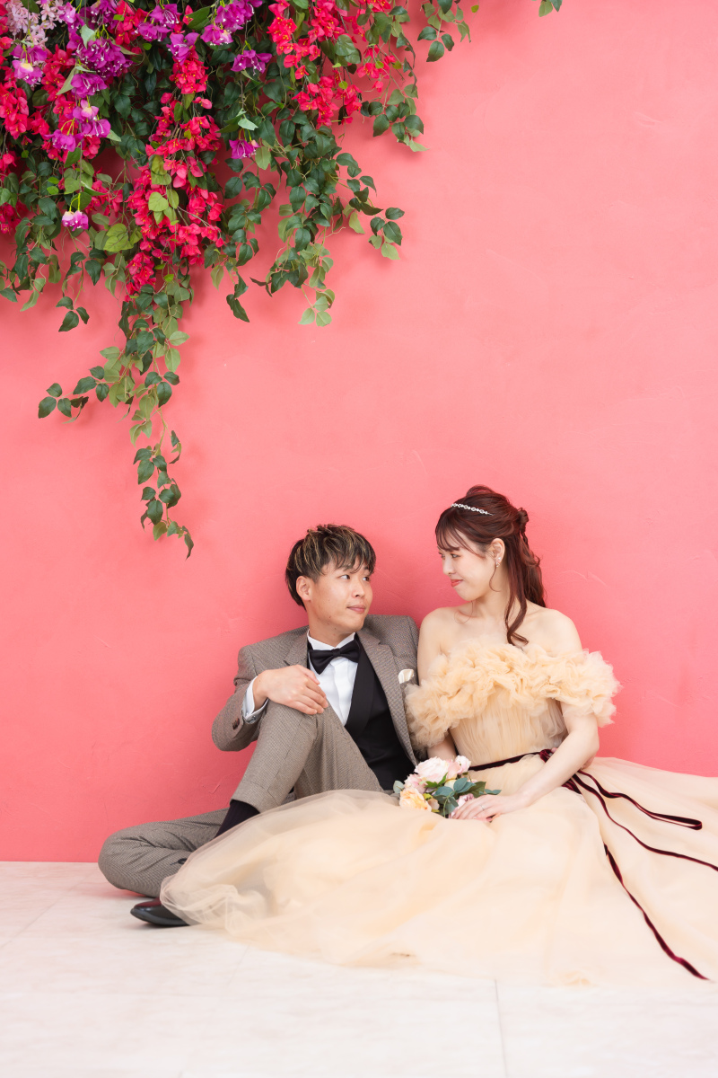 鮮やかなピンクに包まれて。ブーゲンビリアと二人