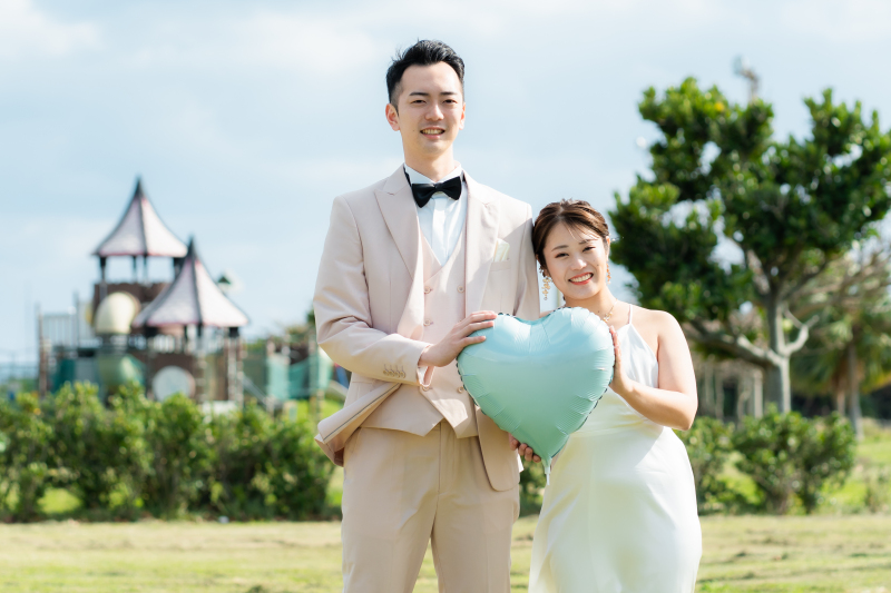 グリーンに包まれて始まる沖縄フォトウェディング