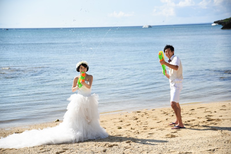 水鉄砲を使って