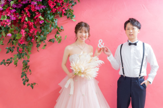 カラードレスがかわいいスタジオショット