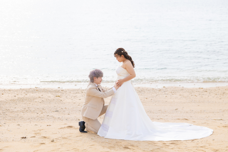 未来を感じるマタニティビーチフォト