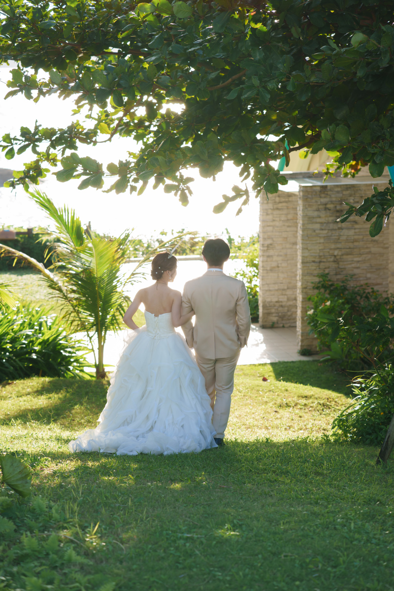 柔らかな光の先。手を取り歩む、その一歩を合わせて