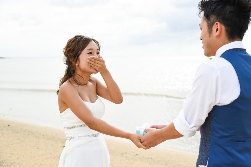 突然のプロポーズに思わず涙・・・