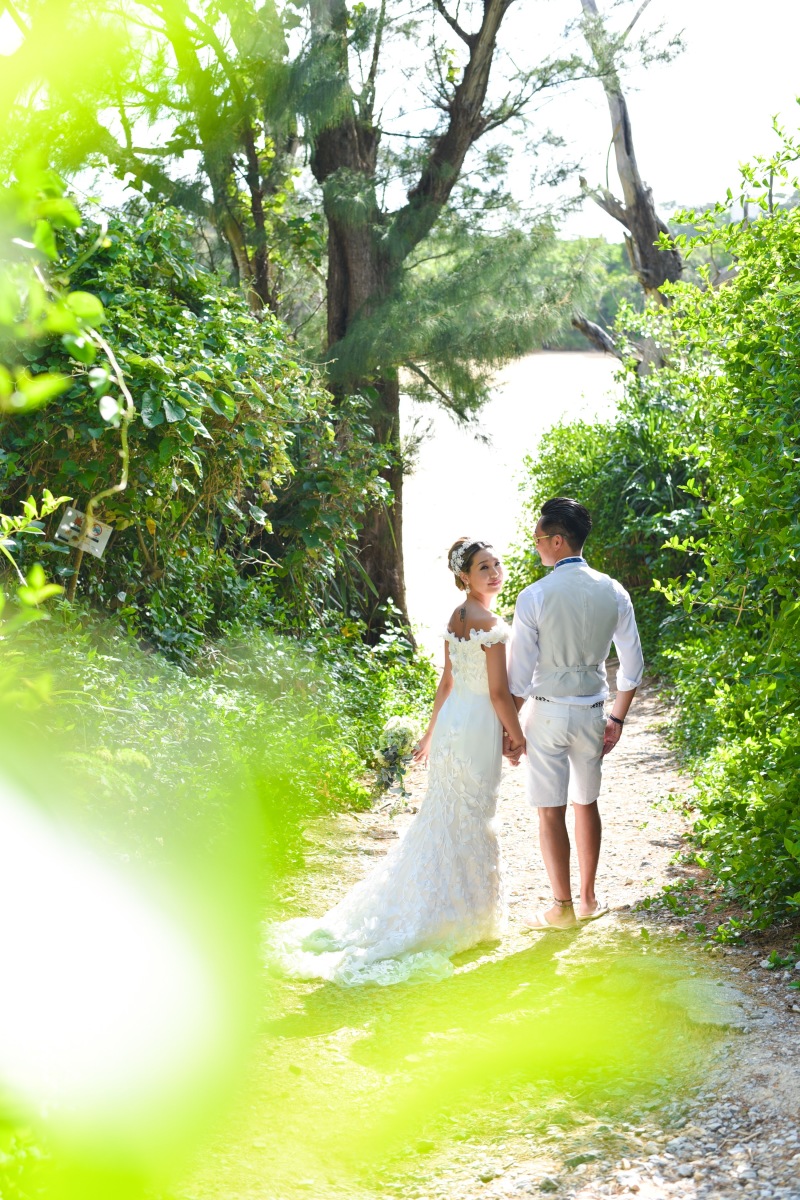 海に向かう緑のトンネル♪