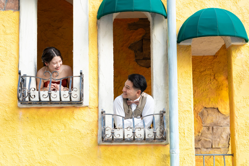 遊び心をプラスした街ロケならではの一枚