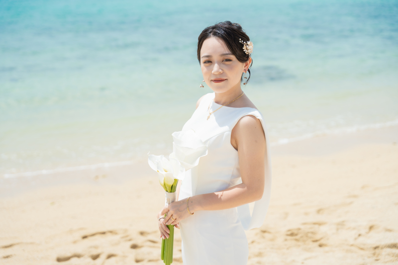 純白のドレスに包まれた美しい花嫁姿