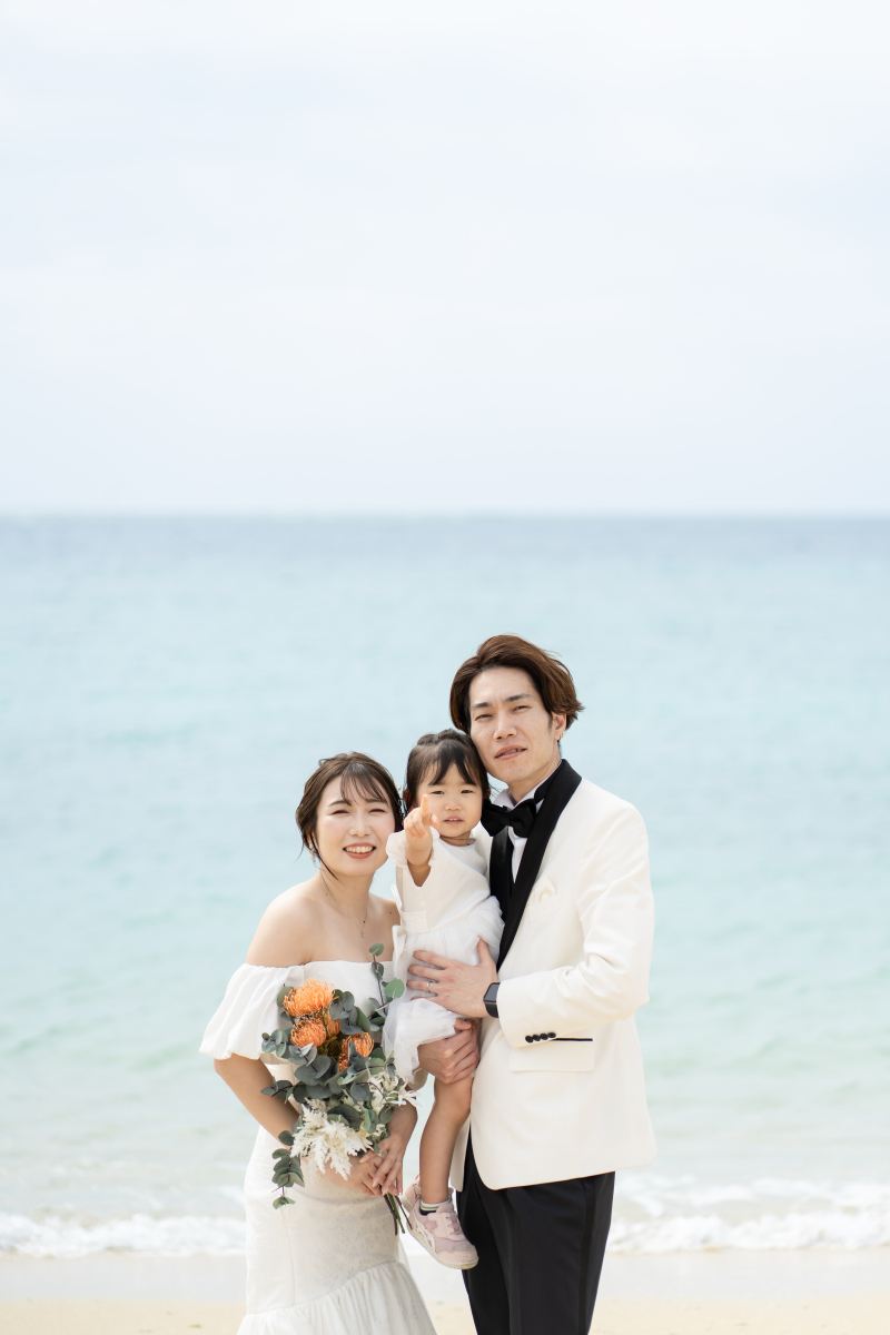 海風を感じながら。家族みんなで指さす先には&hellip;